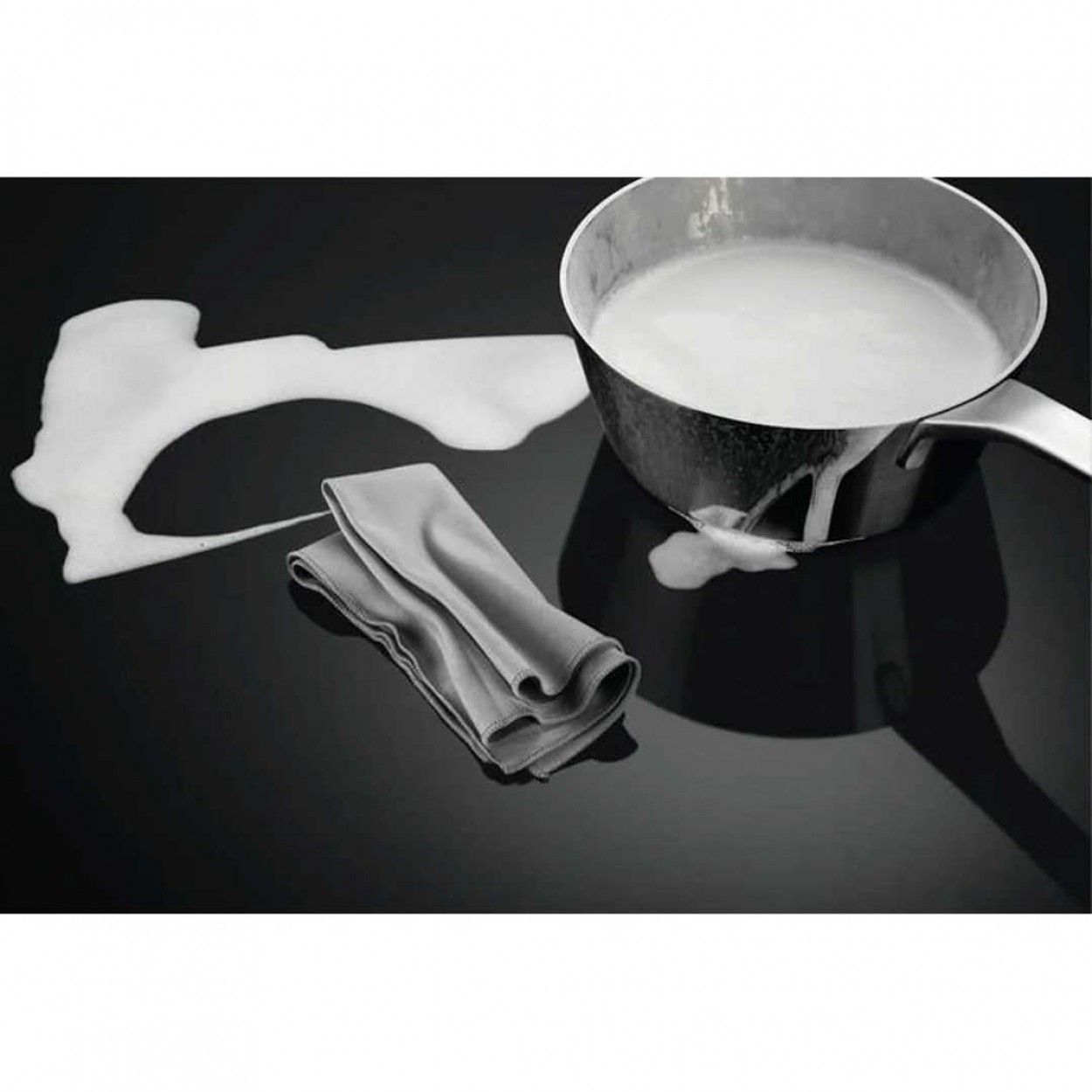 Fogão AEG CIB6646ABM