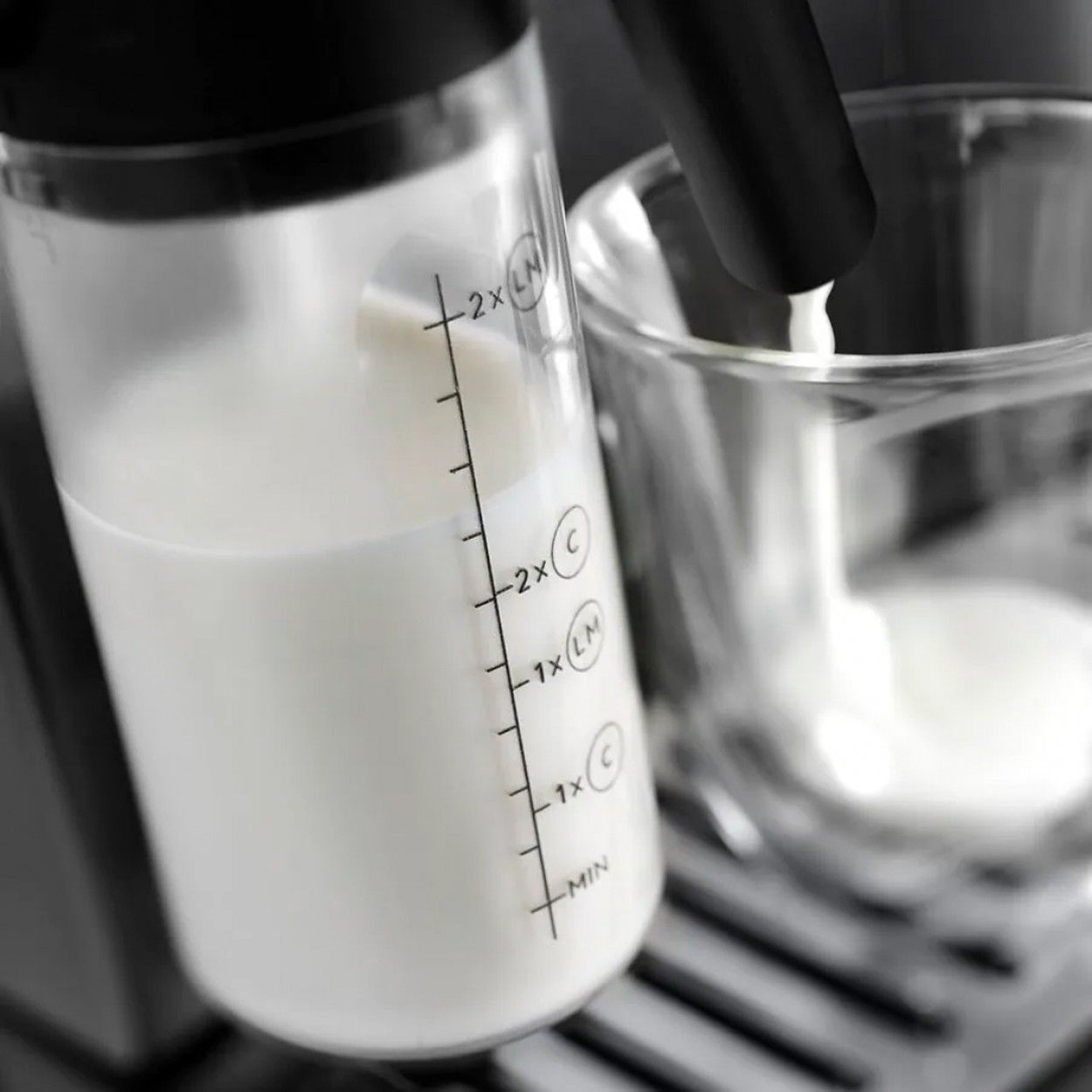 Máquina de Café DELONGHI ECAM 290.61.B