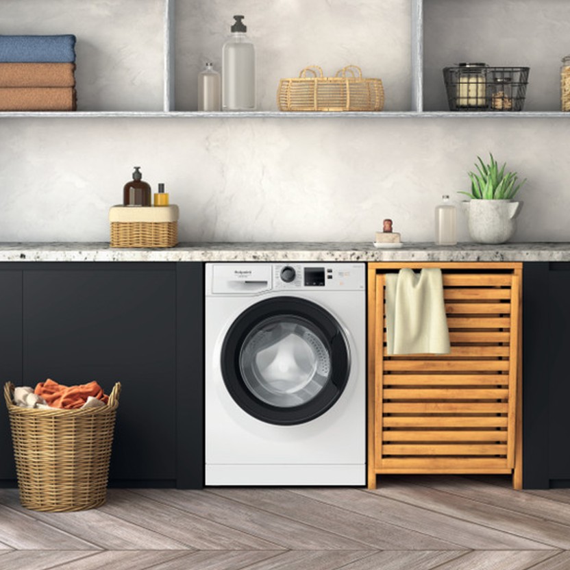 M�quina de Lavar Roupa HOTPOINT NWS 8469 WK SPT