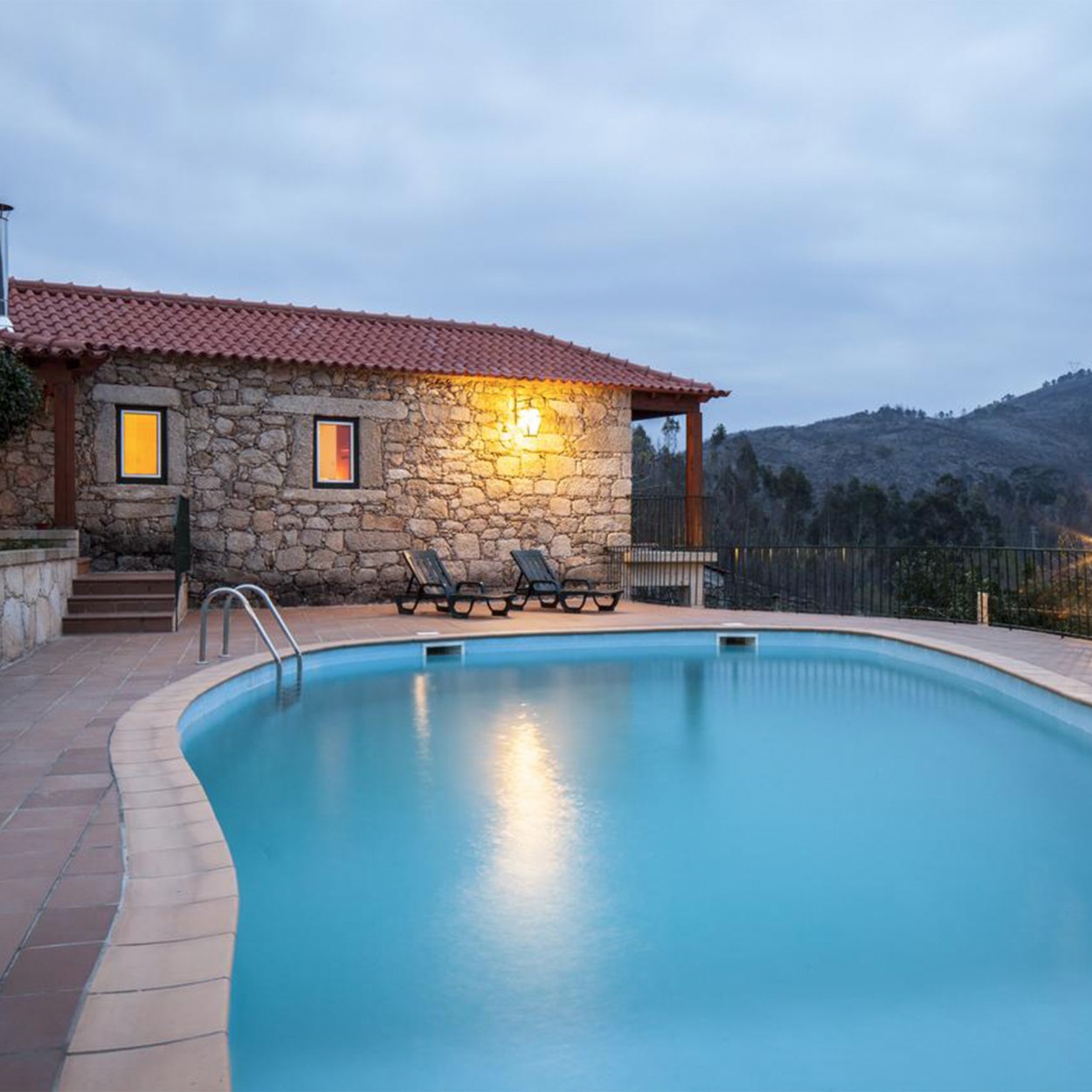 PACK ODISSEIAS MIL & UMA NOITES DE AMOR A DOIS