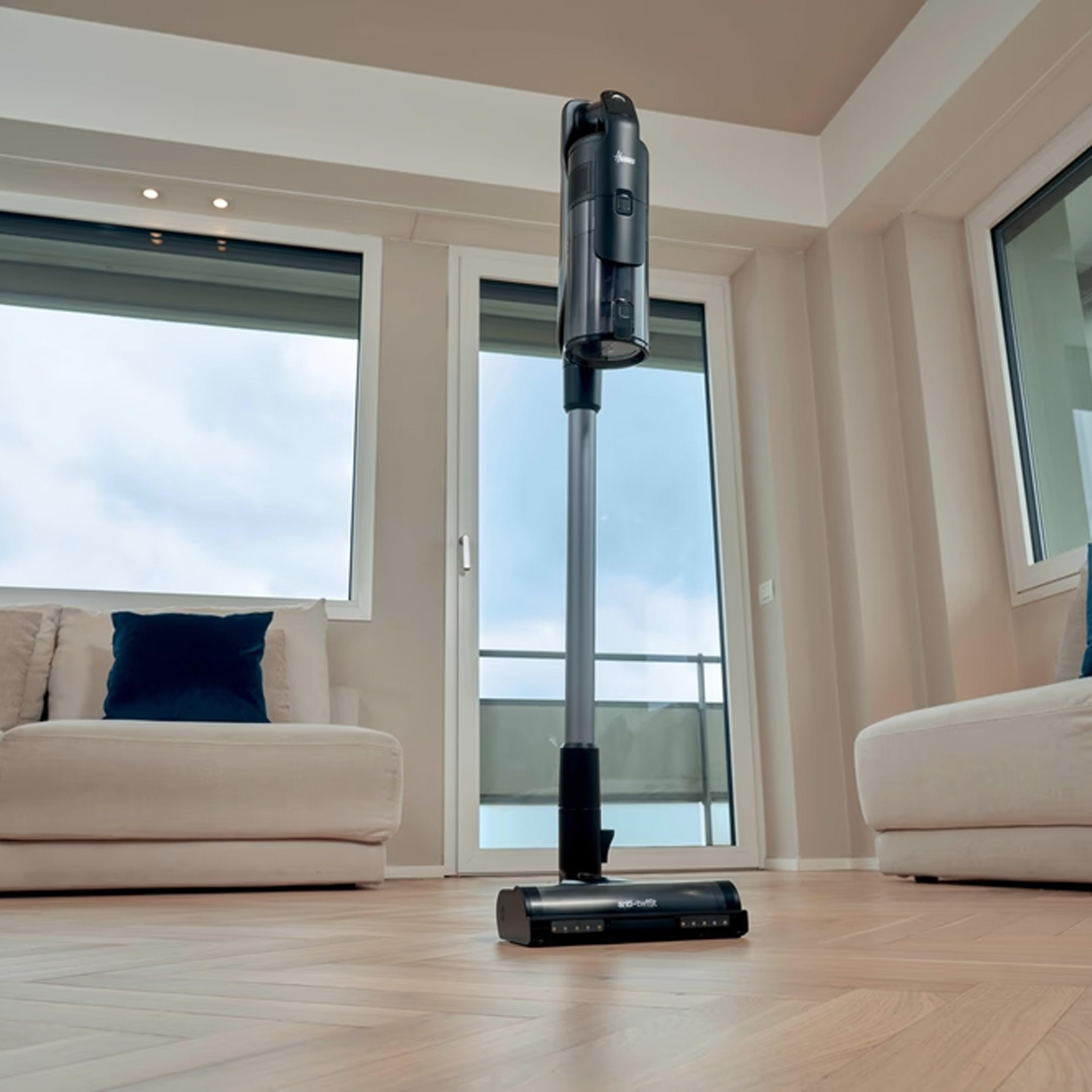 Aspirador Vertical HOOVER HF610H 011