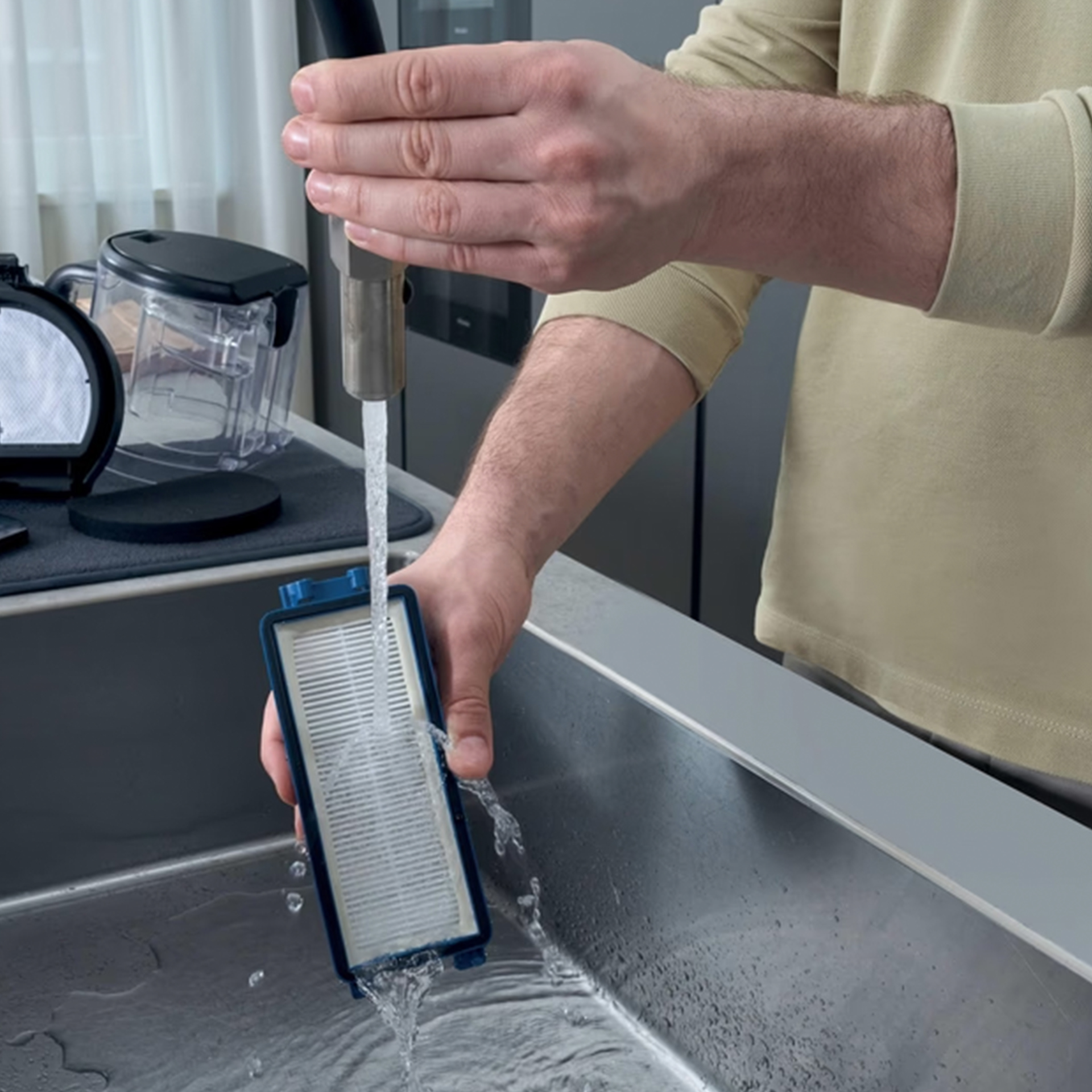 Aspirador sem Saco HOOVER HP210H 011