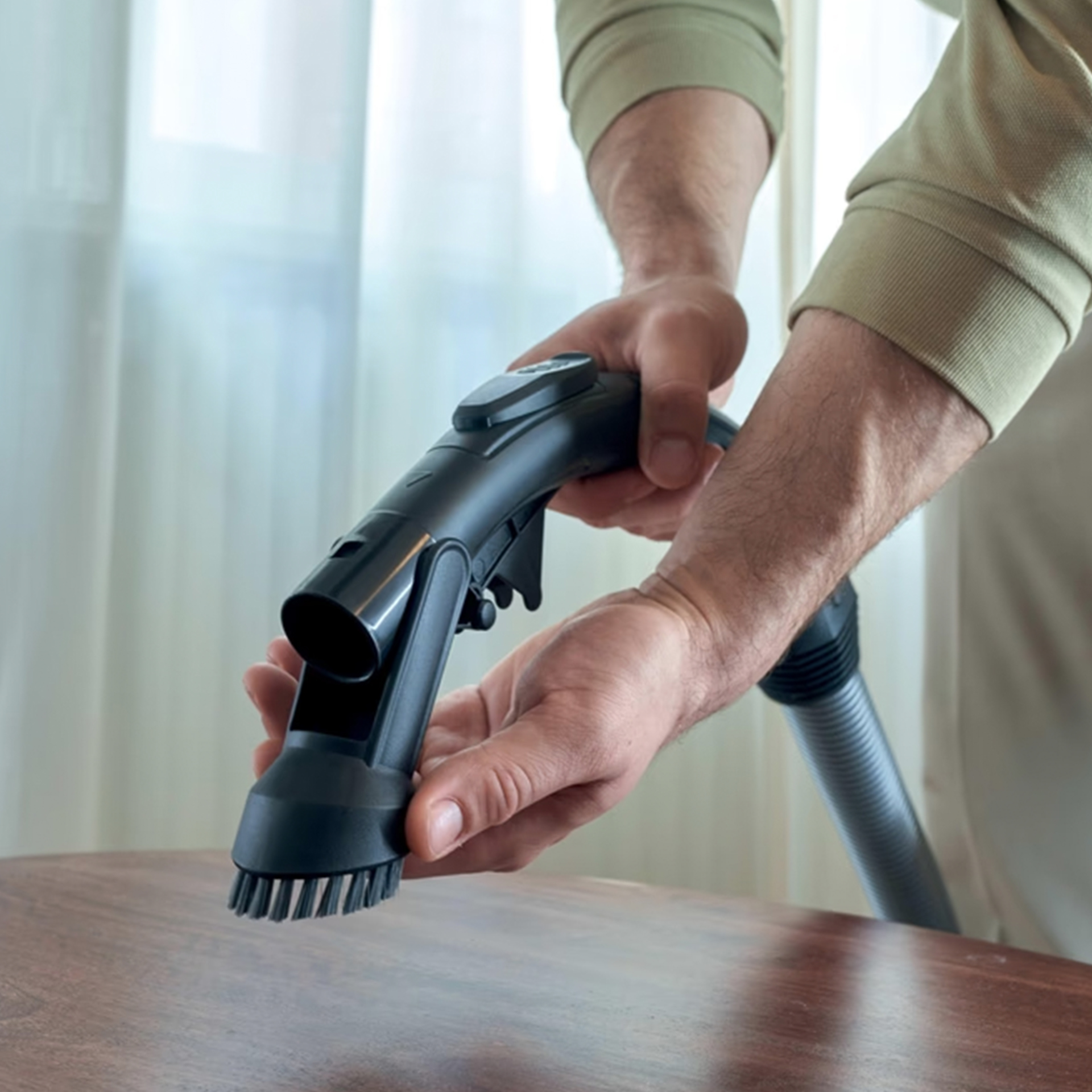 Aspirador sem Saco HOOVER HP210H 011