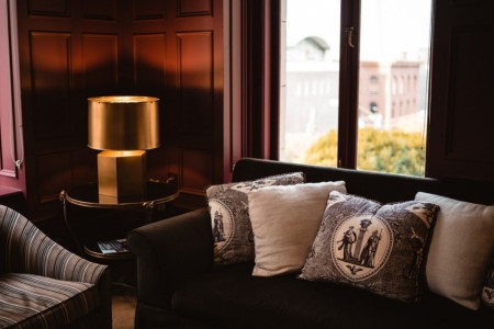 Mesas de apoio: saiba onde as encaixar Mesas de apoio: saiba onde as encaixar