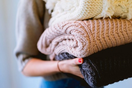 Descubra como rentabilizar espaço para arrumar roupas Descubra como rentabilizar espaço para arrumar roupas