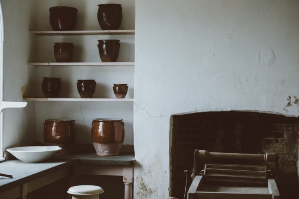 Descubra os diferentes tipos de humidade em casa e como resolver