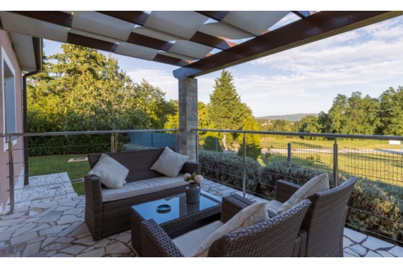 Mobiliário de jardim: tudo o que precisas e encontras na JOM