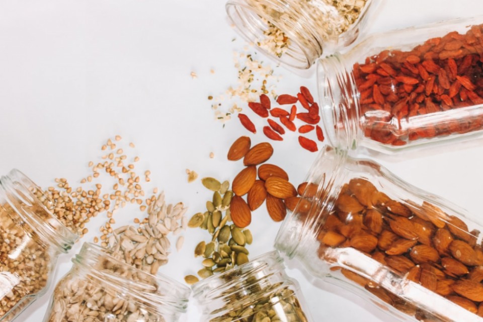 Dicas sobre como escolher e guardar alimentos (embalados ou a granel) Dicas sobre como escolher e guardar alimentos (embalados ou a granel)