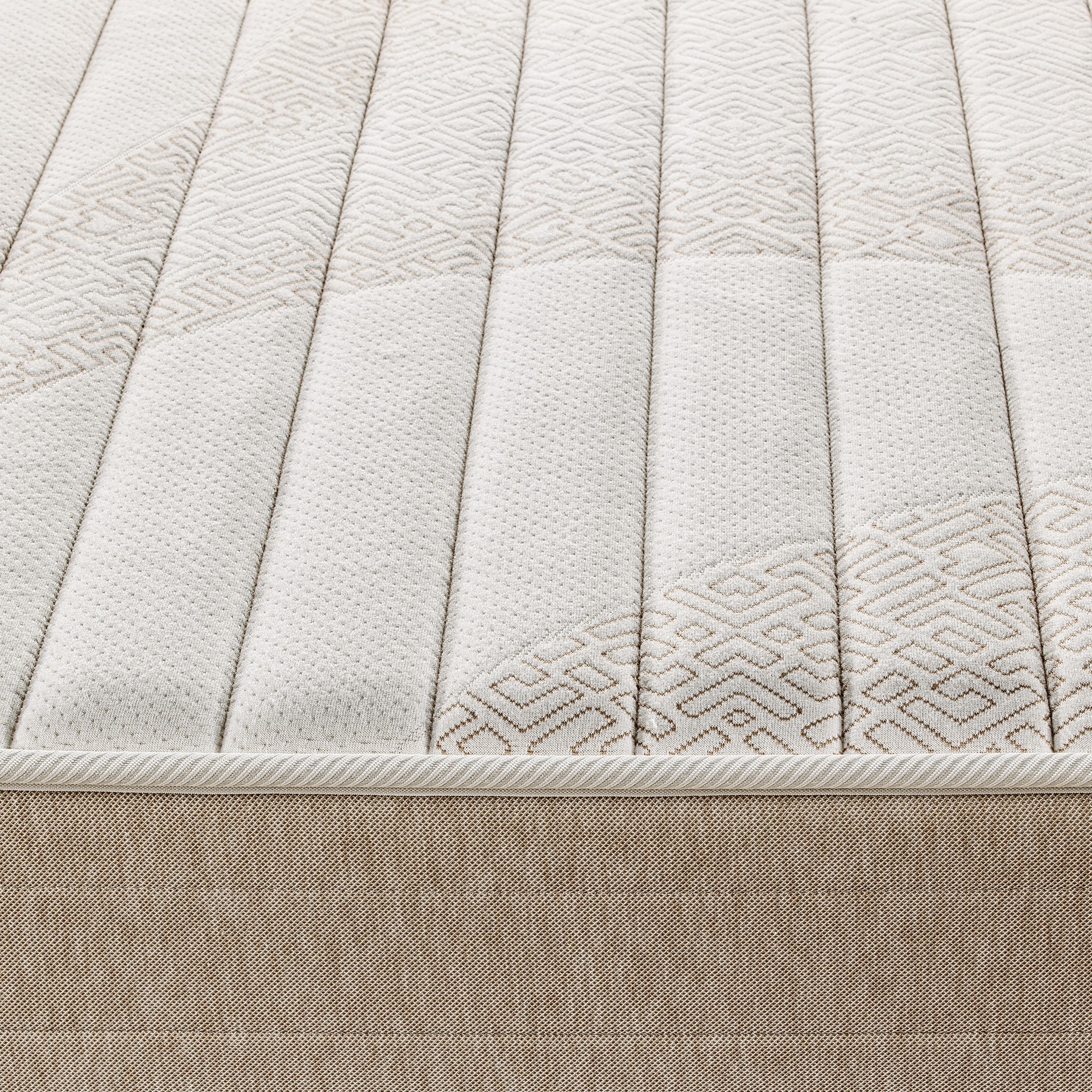 Colchão JOM Basic HR 3.0